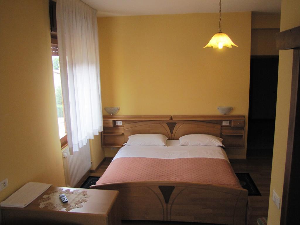 Hotel Cantaleone San Michele allʼAdige Pokoj fotografie